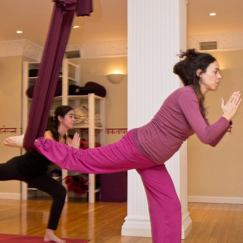 Yoga in gravidanza con l'amaca a Vasto