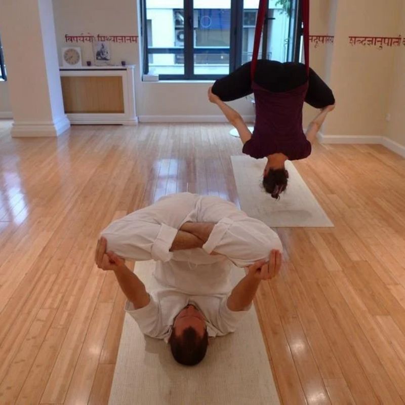 Unnata Aerial Yoga, yoga aereo a Vasto